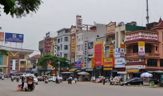 Train to Nghe An and cross border to Laos