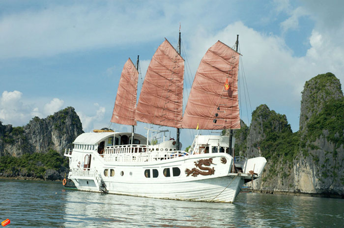 La jonque de Red Dragon 3 étoiles